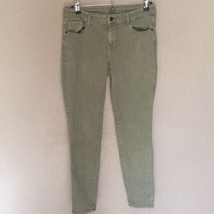 Green Old Navy size 6 skinny jeans